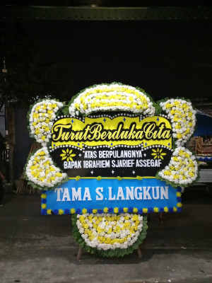Papan Bunga Duka di Temon